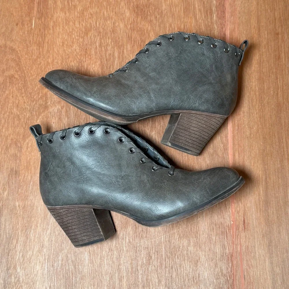 Mata Booties Women's Grey Faux‎ Leather Lace Up Block Heel Ankle Boots 9 boho